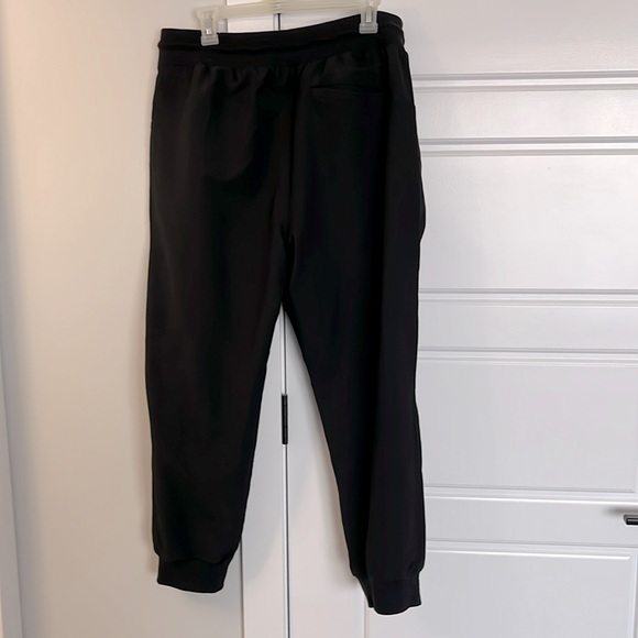 Old navy black stretchtech joggers in large - Picture 2 of 2